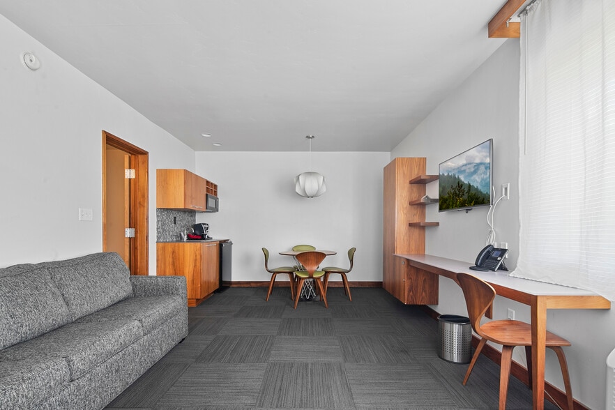 More Photos Of 1314 W Grove St, Boise Hotel For Sale