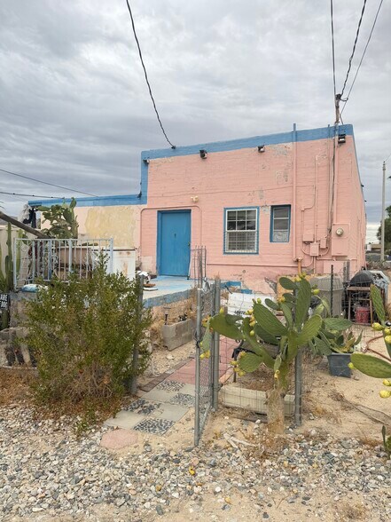 More Photos Of 5929-5933 Adobe Rd, Twentynine Palms Freestanding For Sale