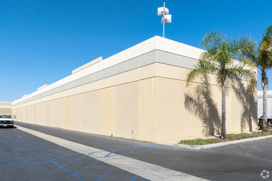 More Photos Of 6043 Olivas Park Dr, Ventura Manufacturing For Lease