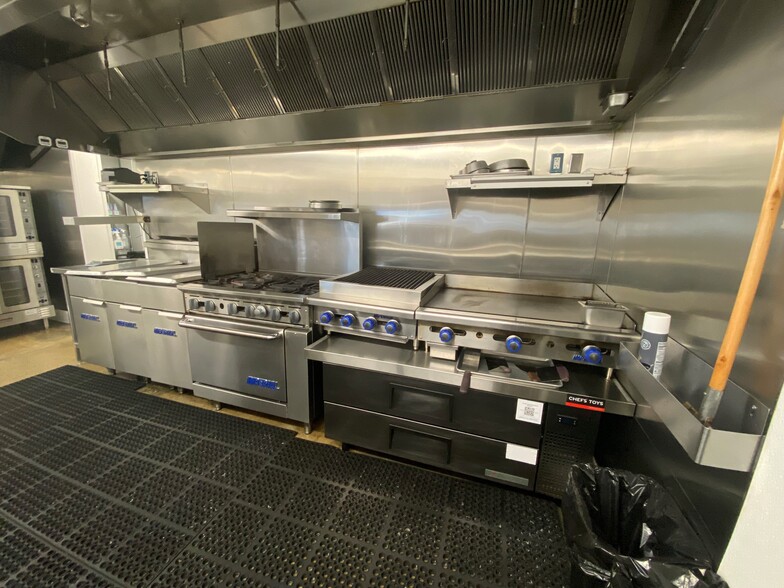 More Photos Of 1610 E Chapman Ave, Orange Restaurant For Lease