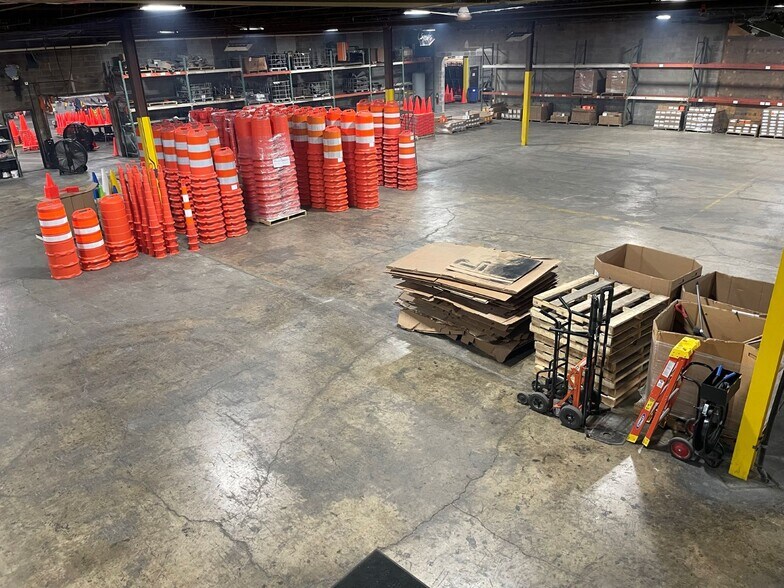 More Photos Of 2500 Production Dr, St Charles Manufacturing For Lease