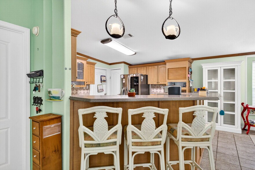 More Photos Of 3308 24th Ave SE, Ruskin Specialty For Sale