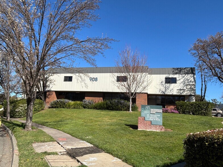 Primary Photo Of 908 Enterprise Way, Napa Warehouse For Lease