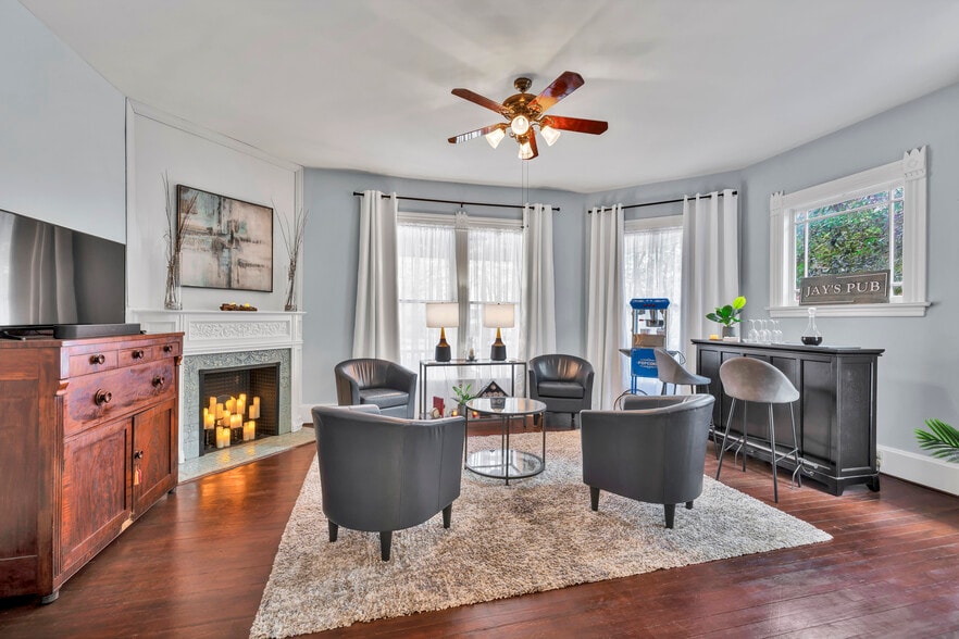More Photos Of 412 S 3rd St, Wilmington Hospitality For Sale