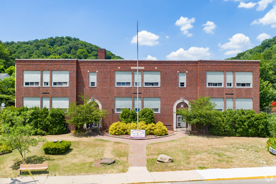 Primary Photo Of 879 Freeport Rd, Creighton Medical For Lease