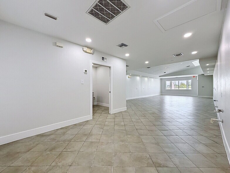 More Photos Of 13414 US Highway 19, Hudson Showroom For Lease