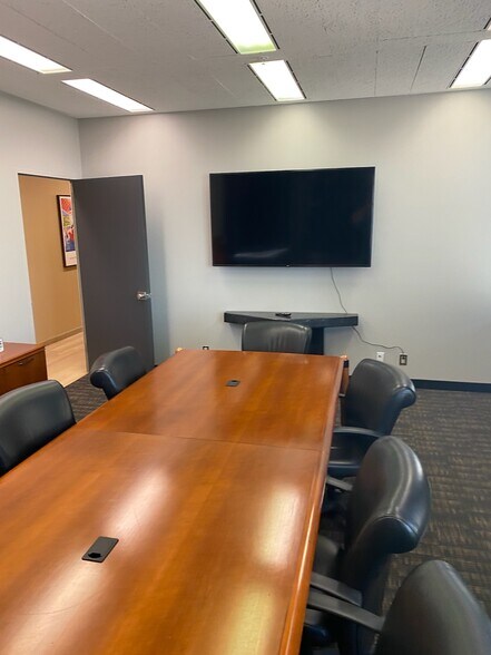 More Photos Of 301 E Colorado Blvd, Pasadena Office For Lease