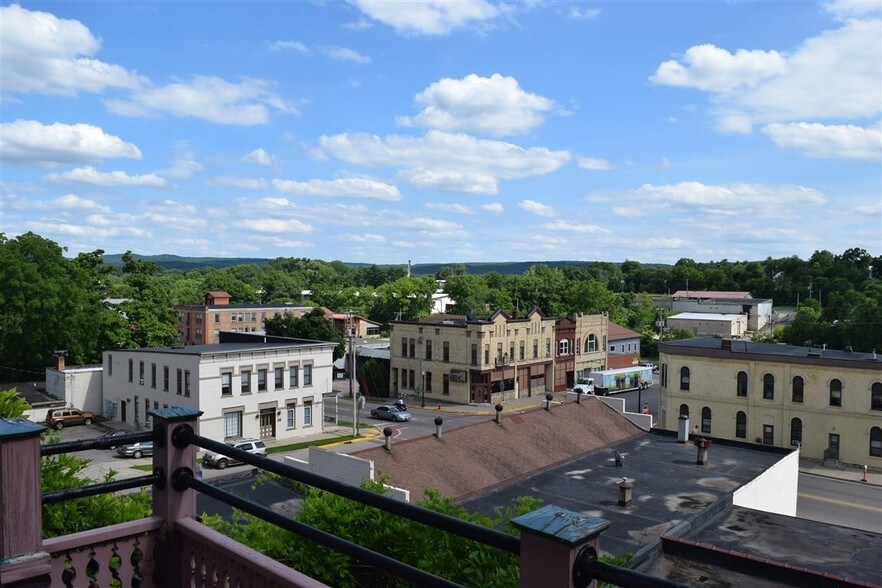 More Photos Of 138 1st St, Baraboo Office For Sale