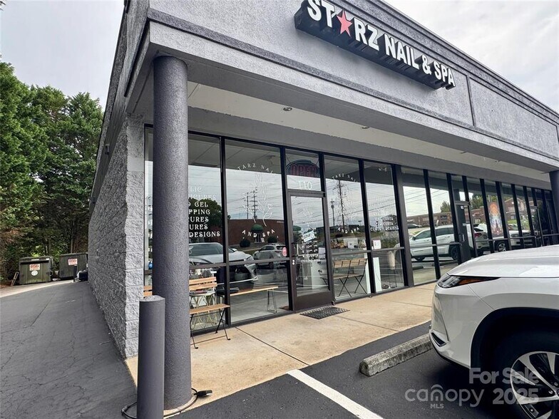 More Photos Of 110 Charleston Dr, Mooresville Office For Sale