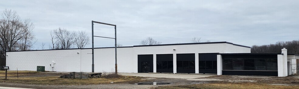 More Photos Of 65700 Gratiot Ave, Lenox Service For Sale