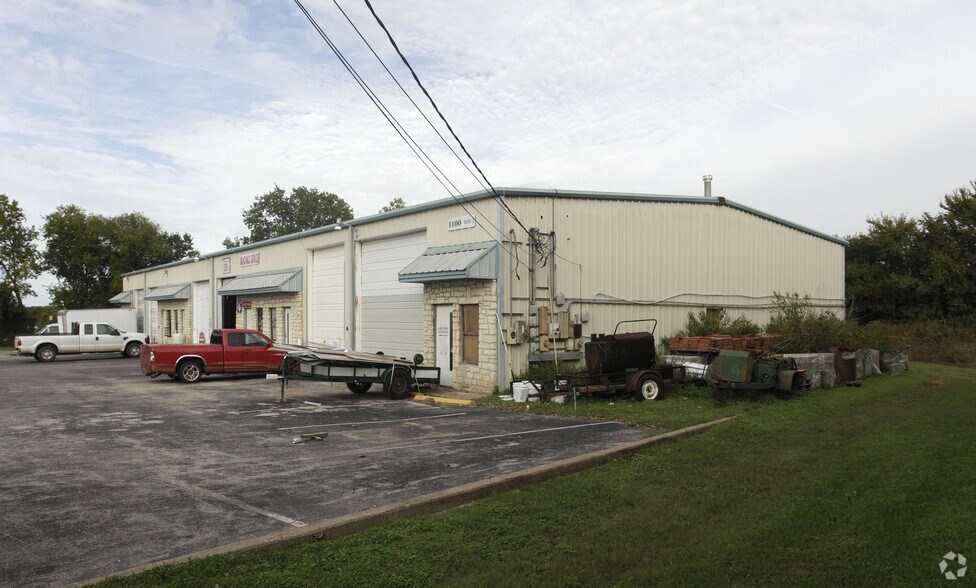 More Photos Of 1100 Regal Row, Austin Unknown For Lease