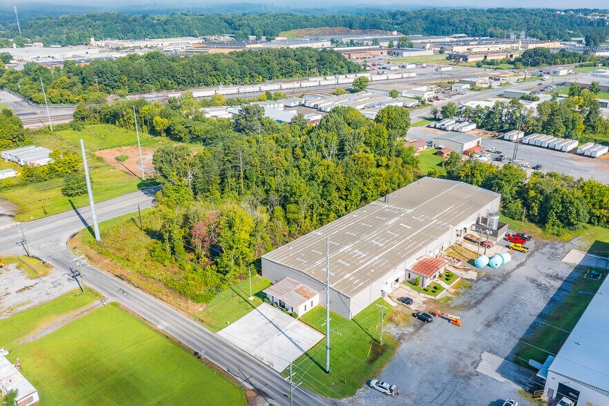 More Photos Of 506 Bear Creek Rd, Dalton Manufacturing For Sale