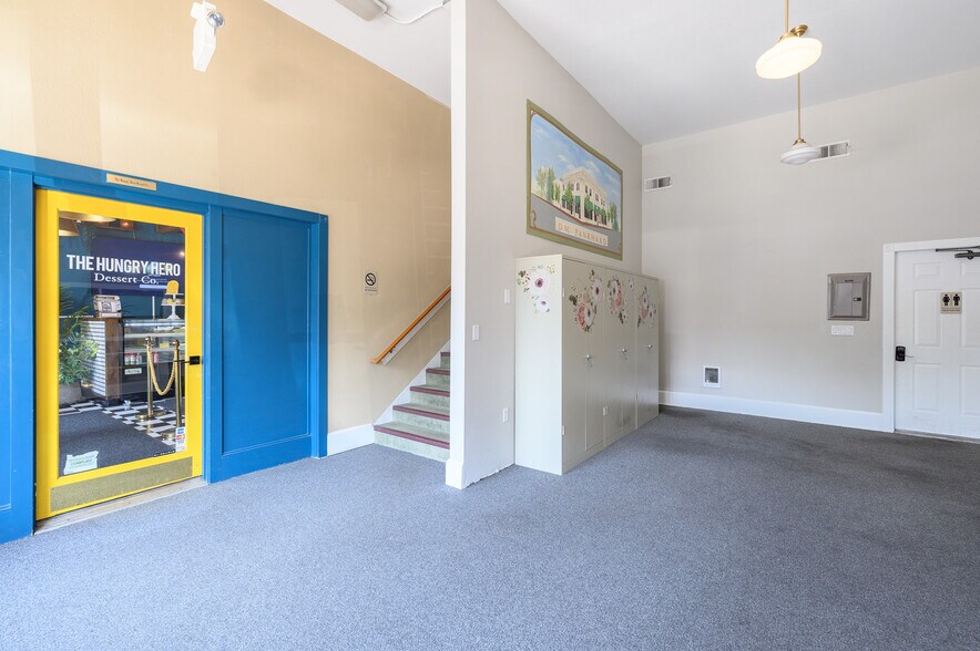 More Photos Of 16079 SW Railroad St, Sherwood Office For Sale