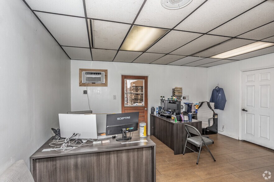 More Photos Of 1429 W 130th St, Gardena Warehouse For Lease