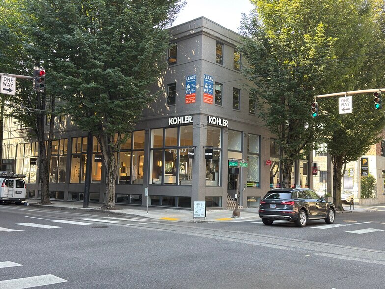 More Photos Of 1100 NW Glisan St, Portland Office For Lease