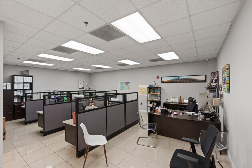 More Photos Of 8305 NW 27th St, Doral Distribution For Lease