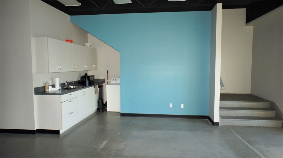 More Photos Of 280 Portage Clos, Sherwood Park Warehouse For Sale