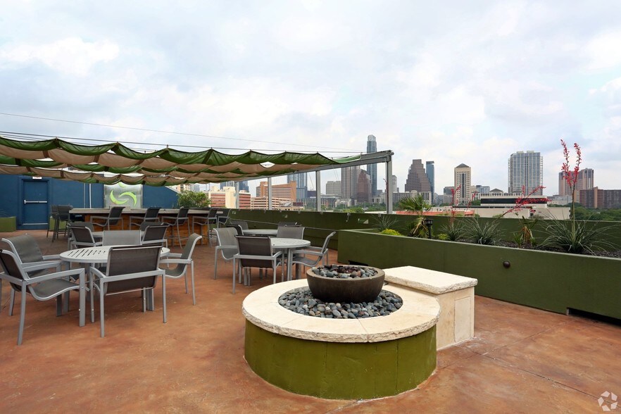 More Photos Of 127 E Riverside Dr, Austin Apartments For Lease