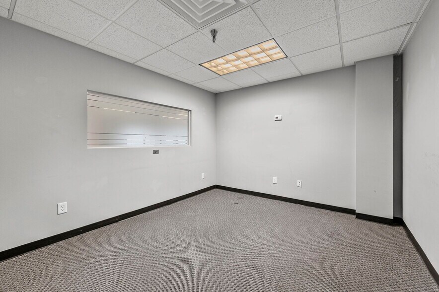 More Photos Of 3730 S Elizabeth St, Independence Medical For Lease