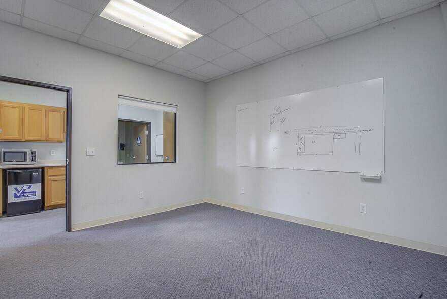 More Photos Of 1671 Zachi Way, Redding Industrial For Lease