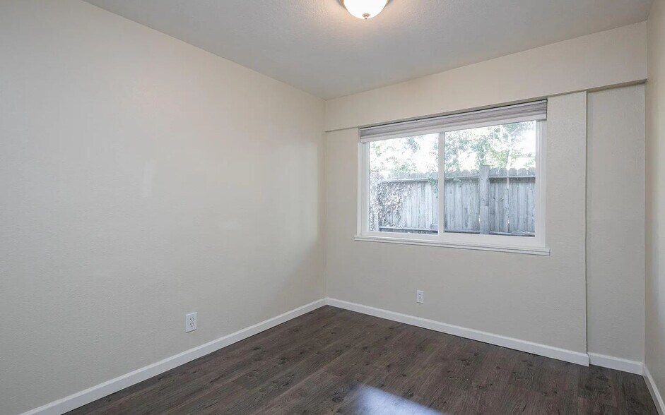 More Photos Of 1535 Julia St, Berkeley Apartments For Sale