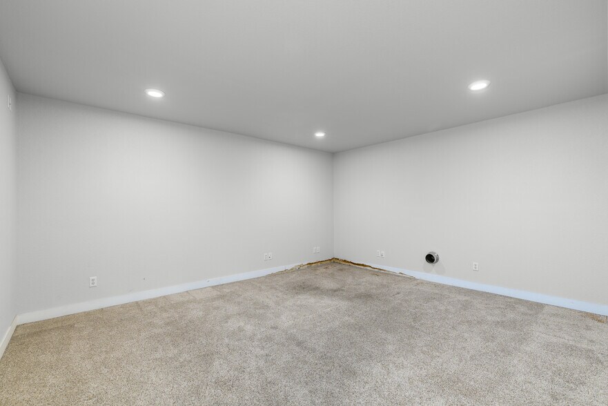 More Photos Of 9030 Winnetka Ave, Northridge Industrial For Lease