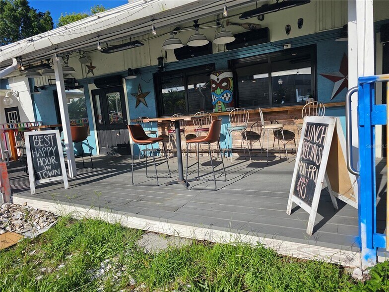 More Photos Of 606 N Pinellas Ave, Tarpon Springs Restaurant For Sale