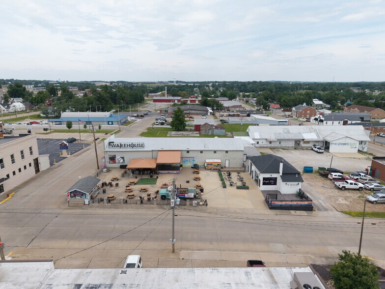 More Photos Of 119 N Jackson St, Perryville General Retail For Sale