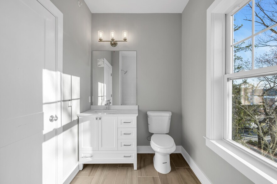 More Photos Of 33 Union Ave, Manasquan Apartments For Sale