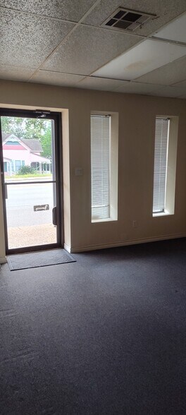 More Photos Of 510 W Church St, Livingston Office For Sale