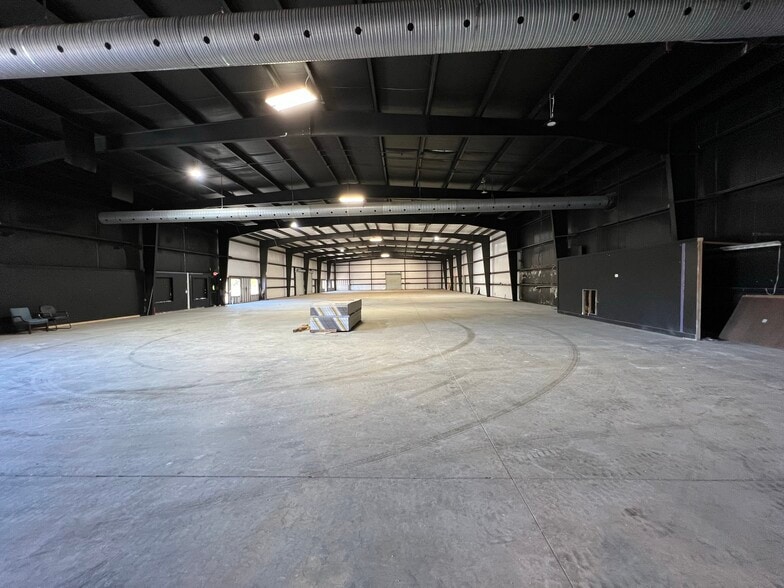 More Photos Of 230 Industrial Park Rd, Baldwin Warehouse For Lease