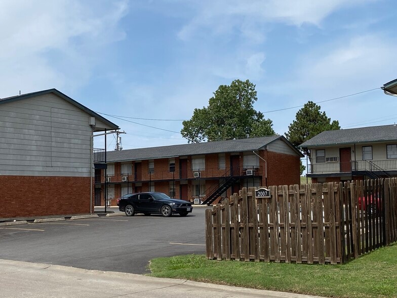 More Photos Of 2007 NW Lindy Ave, Lawton Apartments For Sale