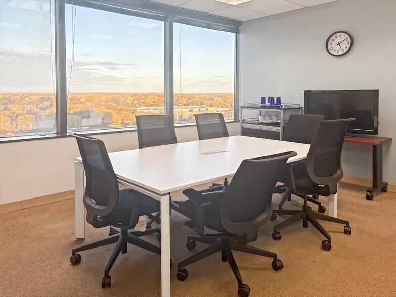 More Photos Of 1600 Golf Rd, Rolling Meadows Coworking Space