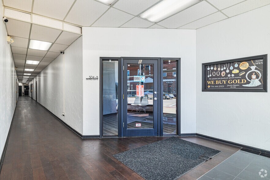 More Photos Of 504 Main St, Belleville Storefront Retail Office For Lease