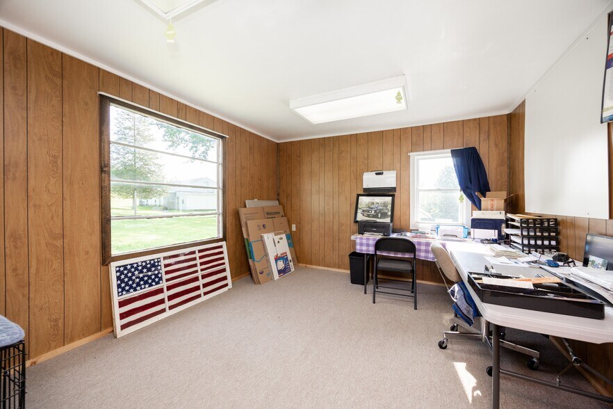 More Photos Of 131 Squirrel Hollow Rd, Douglassville Auto Repair For Sale
