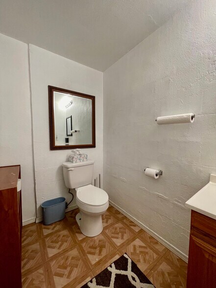 More Photos Of 821 W Main St, El Cajon Flex For Lease