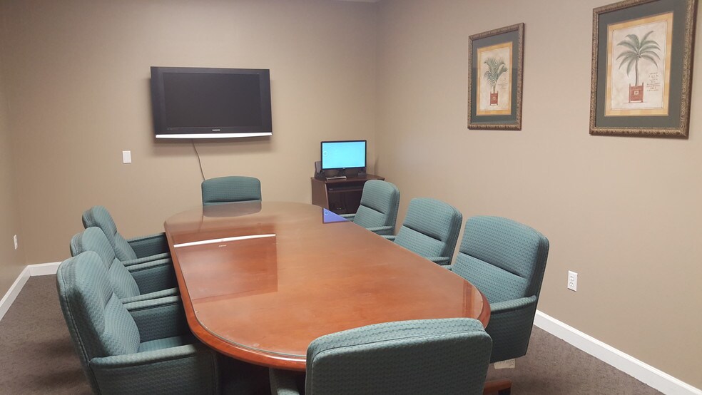 More Photos Of 17595 S Tamiami Trl, Fort Myers Medical For Lease
