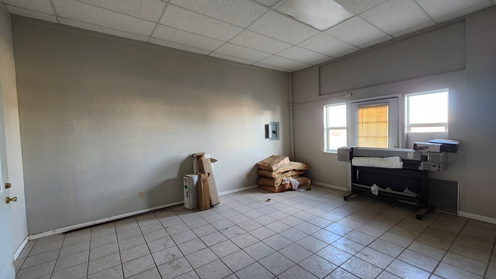 More Photos Of 66695 HWY 60 hwy, Salome Warehouse For Sale