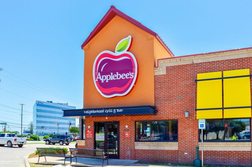 More Photos Of 614 N Valley Mills Dr, Waco Restaurant For Lease