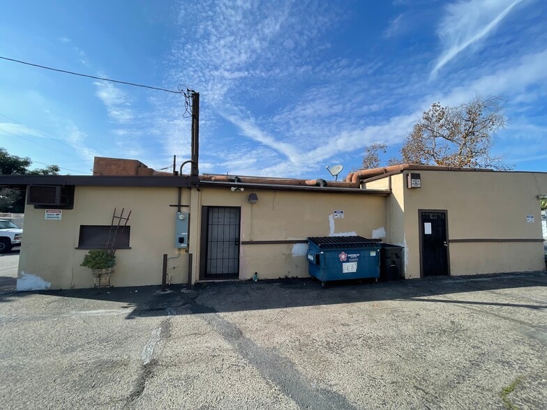 More Photos Of 1854 W 17th St, Santa Ana Freestanding For Sale