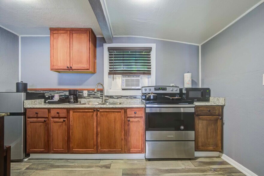 More Photos Of 1502 Market St, Galveston Hospitality For Sale