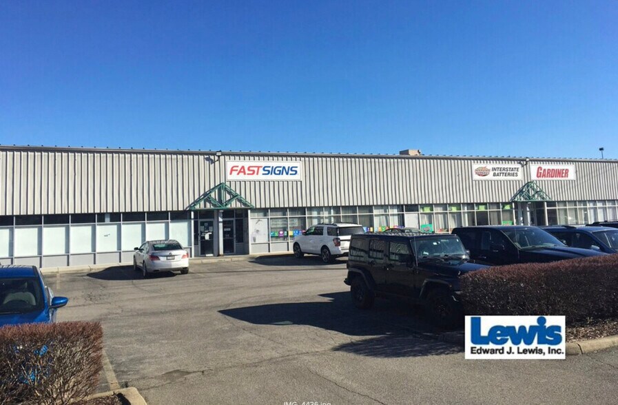 Primary Photo Of 6971 Southern Blvd, Boardman Light Manufacturing For Lease