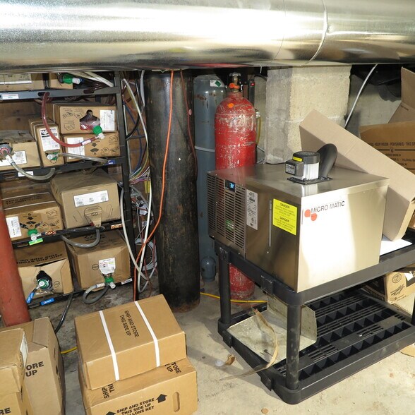 More Photos Of 139 E Walnut St, Oglesby Restaurant For Sale