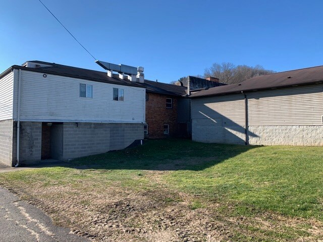 More Photos Of 212 4th St, Yorkville Assisted Living For Sale