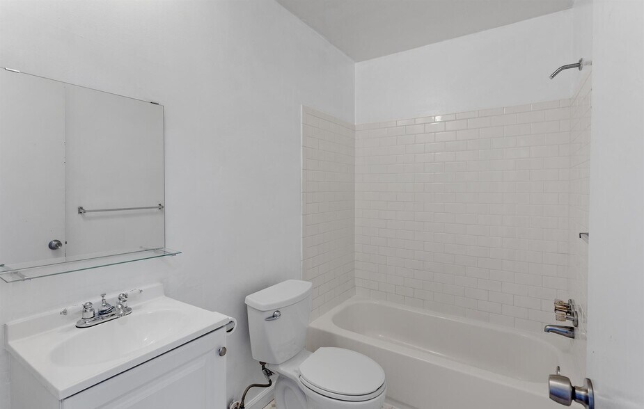 More Photos Of 650 Virginia Park St, Detroit Apartments For Sale