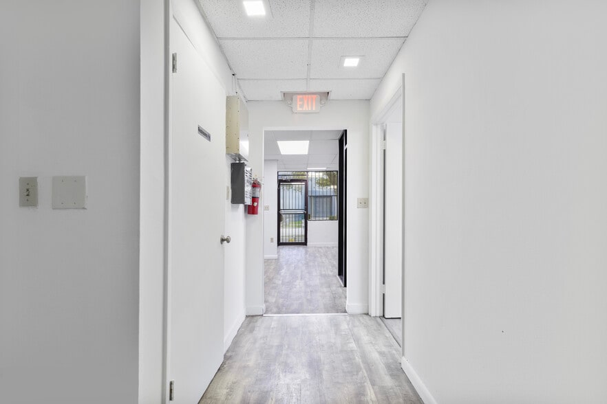 More Photos Of 1740-1742 NW 93rd Ave, Miami Warehouse For Lease