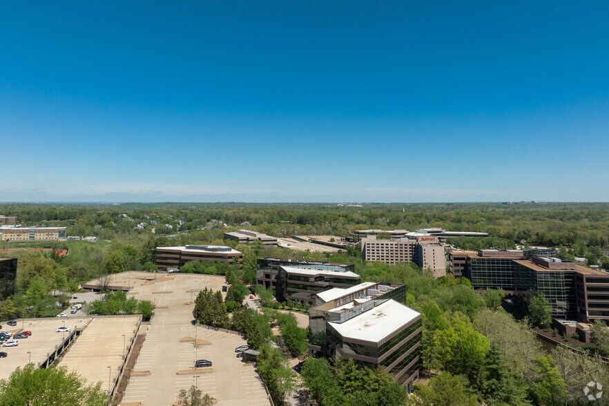 More Photos Of 520 Maryville Centre Dr, Town And Country Unknown For Lease