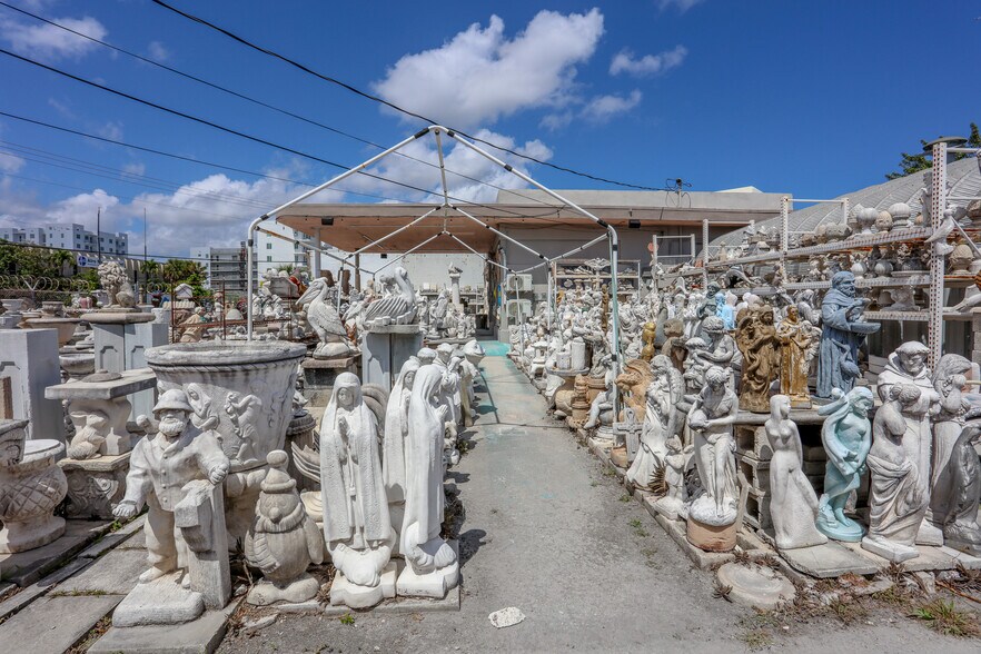 More Photos Of 1620 S Dixie Hwy, Pompano Beach Freestanding For Sale