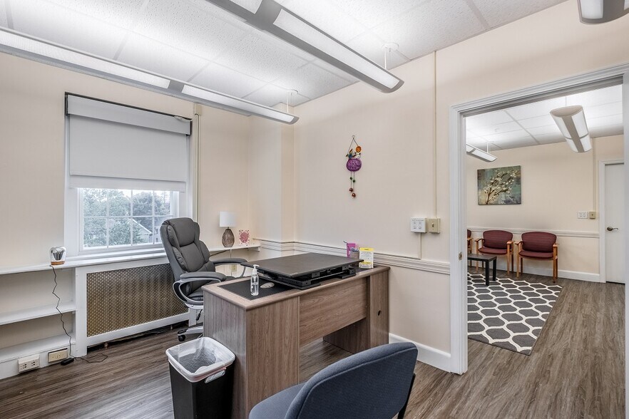 More Photos Of 9 Green St, Augusta Office For Lease