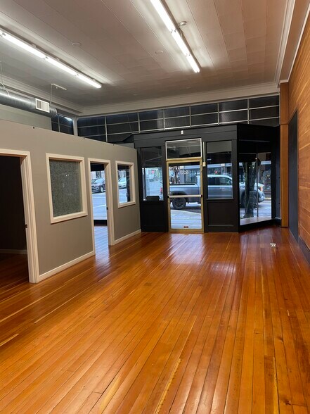 More Photos Of 623 Main St, Oregon City Office For Lease